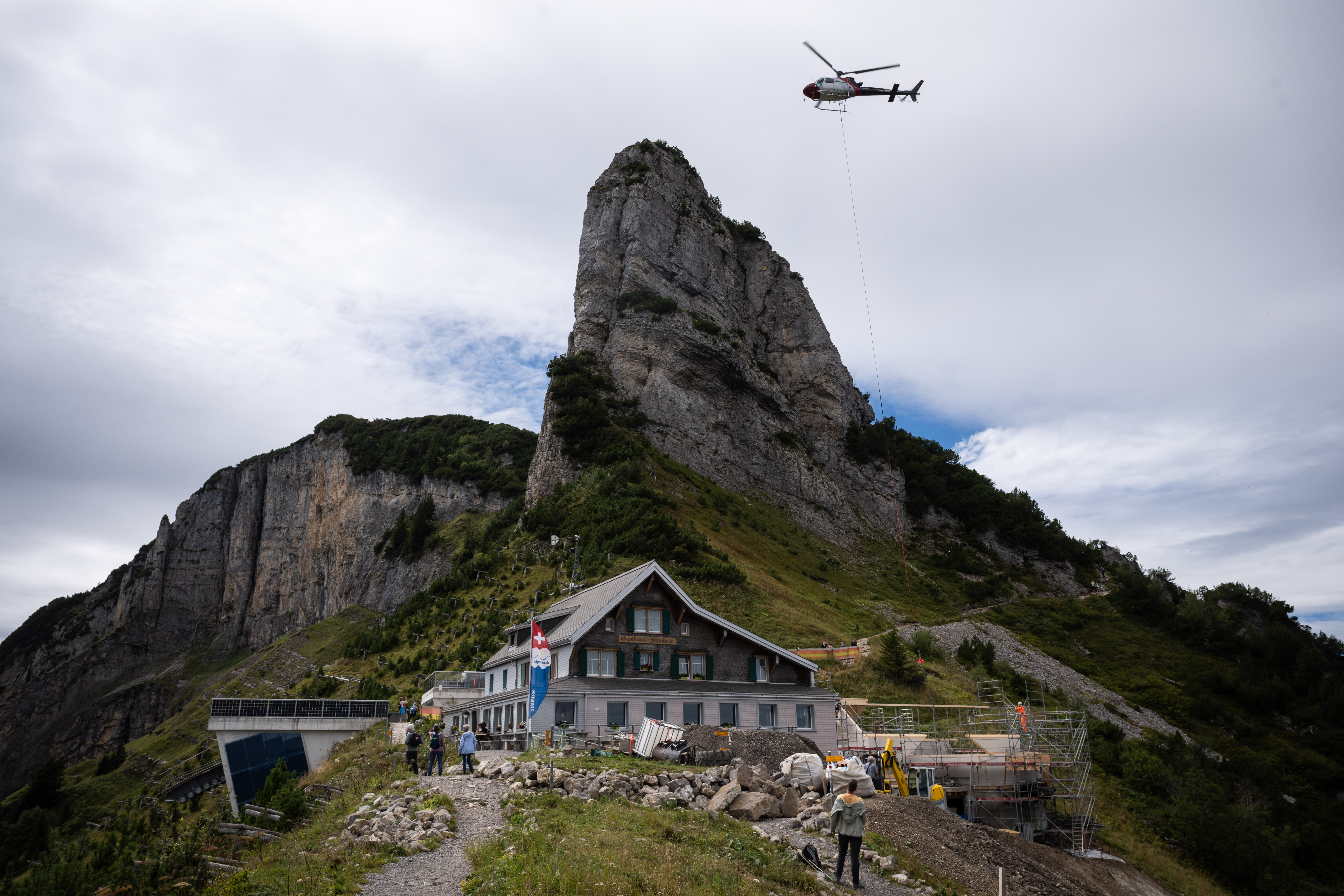 Geliebter Alpstein: Wie ein Bau auf 1800 M.ü.M. gelingt.